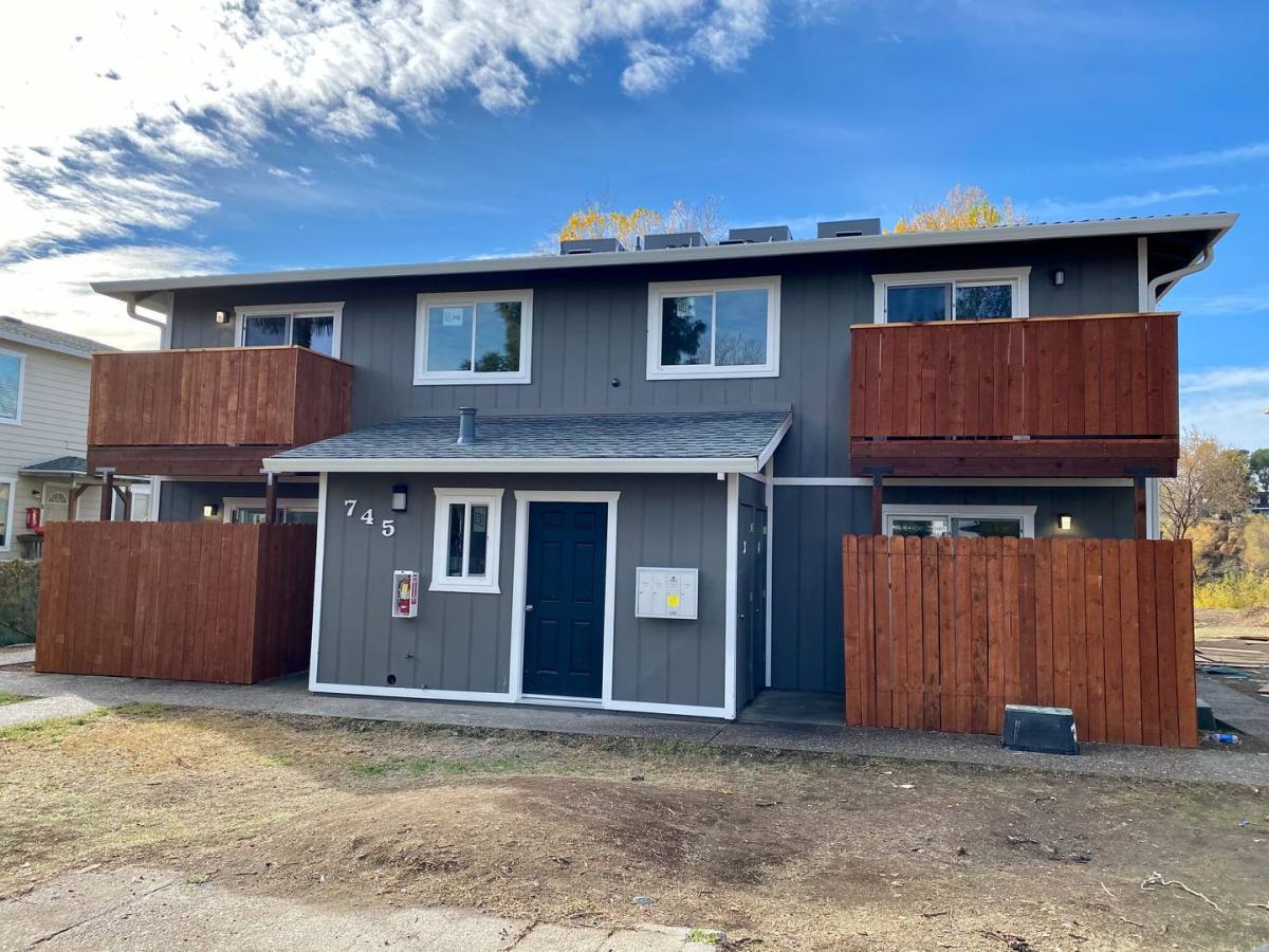Apartment for rent at 745 Lakeside, Red Bluff, CA 96080