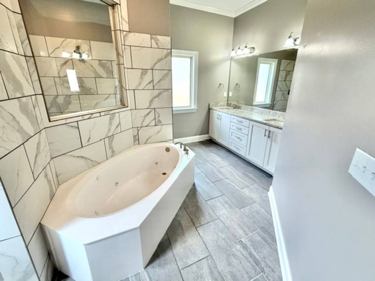 Apartment for rent at 100 Birkdale Dr, Oakland, TN 38060