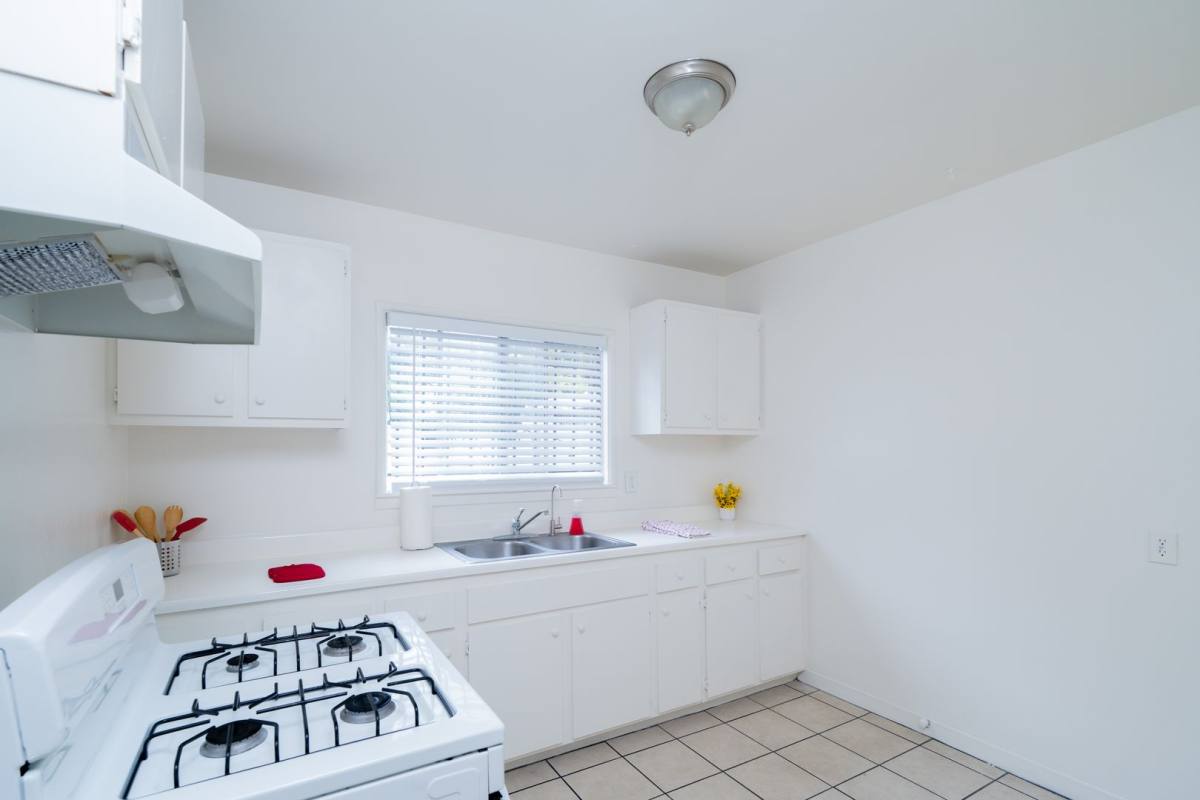 Apartment for rent at 2111-2117 1 2 Griffith Park Blvd, Los Angeles, CA 90039