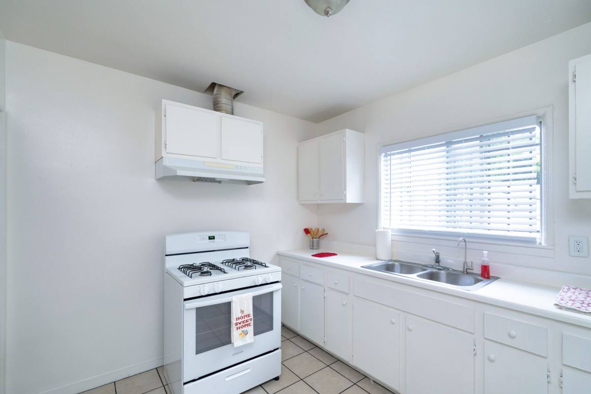 Apartment for rent at 2111-2117 1 2 Griffith Park Blvd, Los Angeles, CA 90039