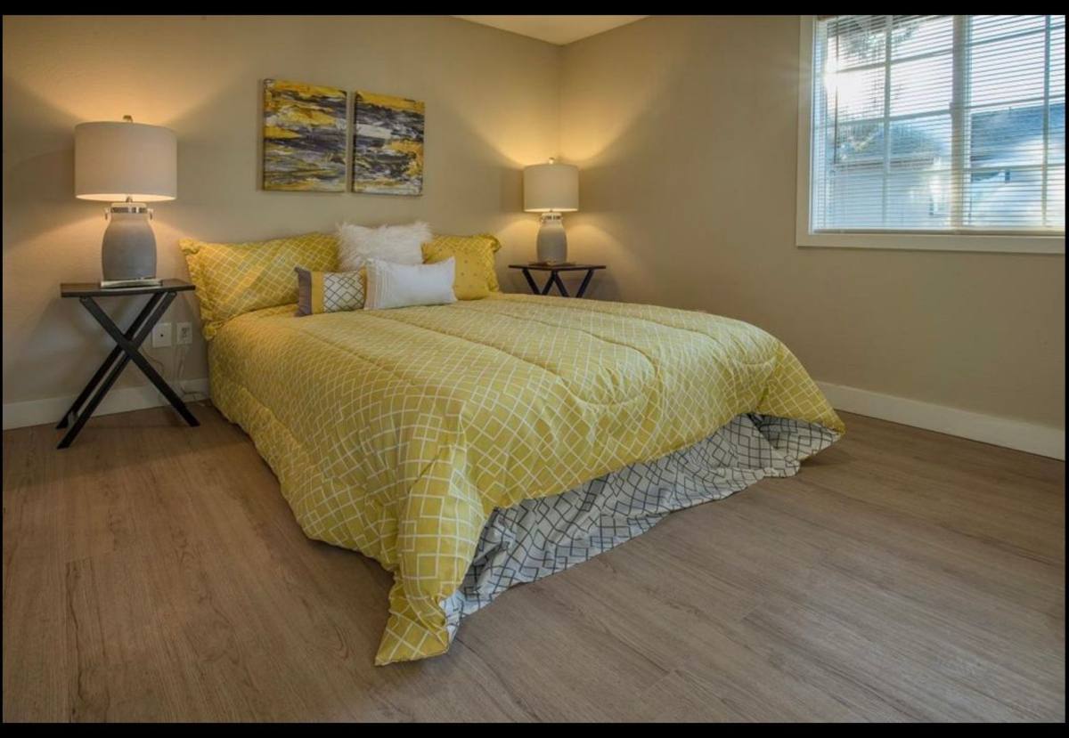 Townhouse for rent at 3109 Bridgeport Way W, Tacoma, WA 98466