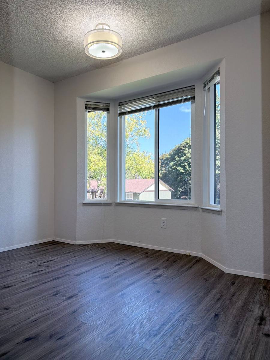 Apartment for rent at Sheffield, 1912 N Oakes, Tacoma, WA 98406