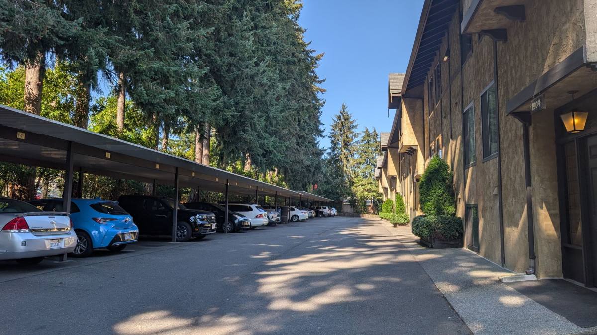 Apartment for rent at 1912 N Oakes, Tacoma, WA 98406