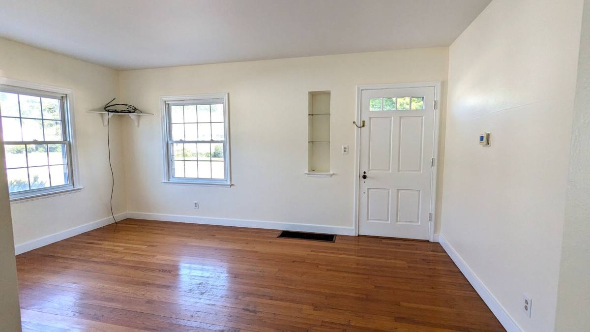 House for rent at 1383 Montague Ave, Muskegon, MI 49442