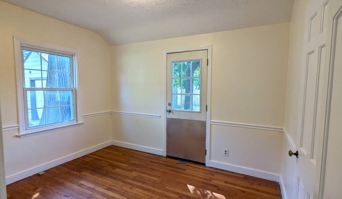 House for rent at 1383 Montague Ave, Muskegon, MI 49442