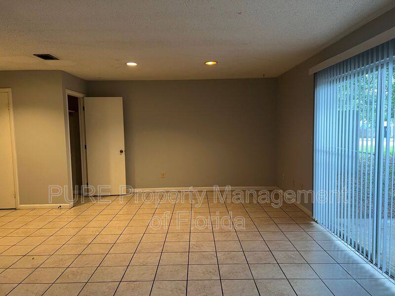 629 NE 28th Ave, Ocala, FL 34470 - Townhouse for Rent - Image 3