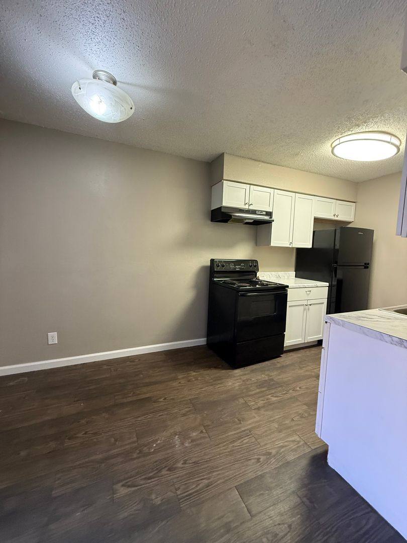 5631 S Peoria #B, Tulsa, OK 74105 - Apartment for Rent