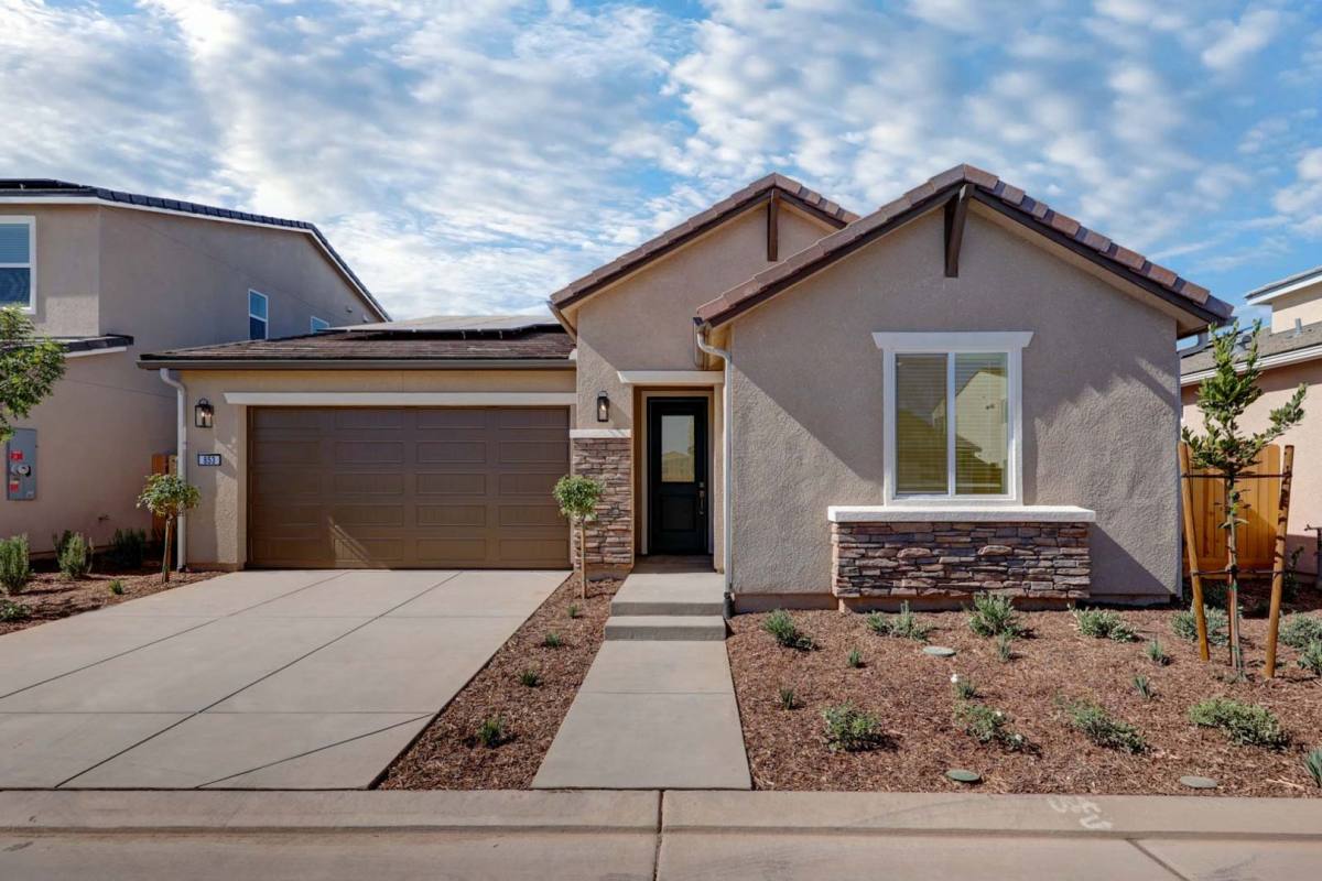 House for rent at 853 Eclipse Lane, Clovis, CA 93619