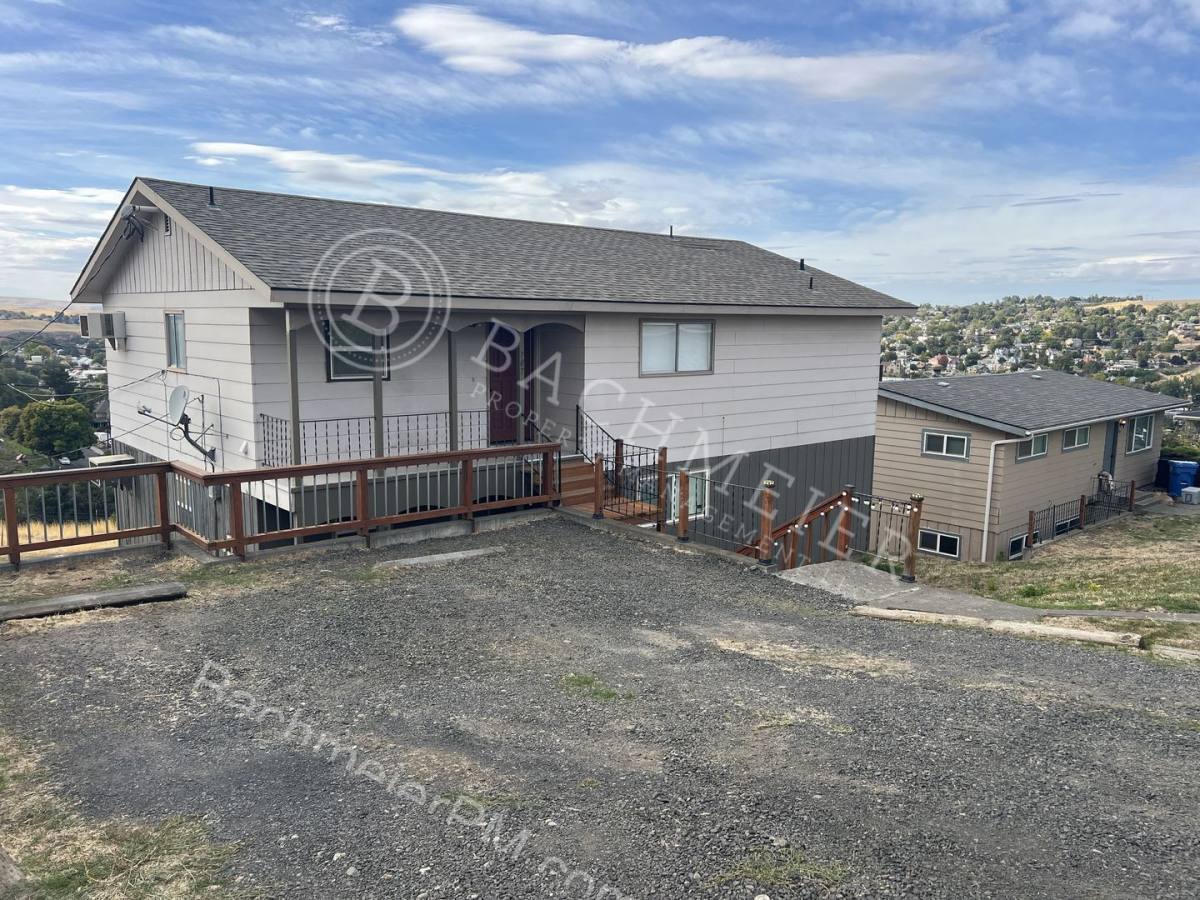 Apartment for rent at 707 SE 6th St, Pendleton, OR 97801