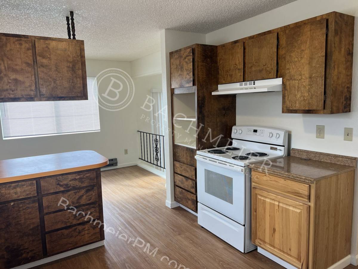 Apartment for rent at 707 SE 6th St, Pendleton, OR 97801
