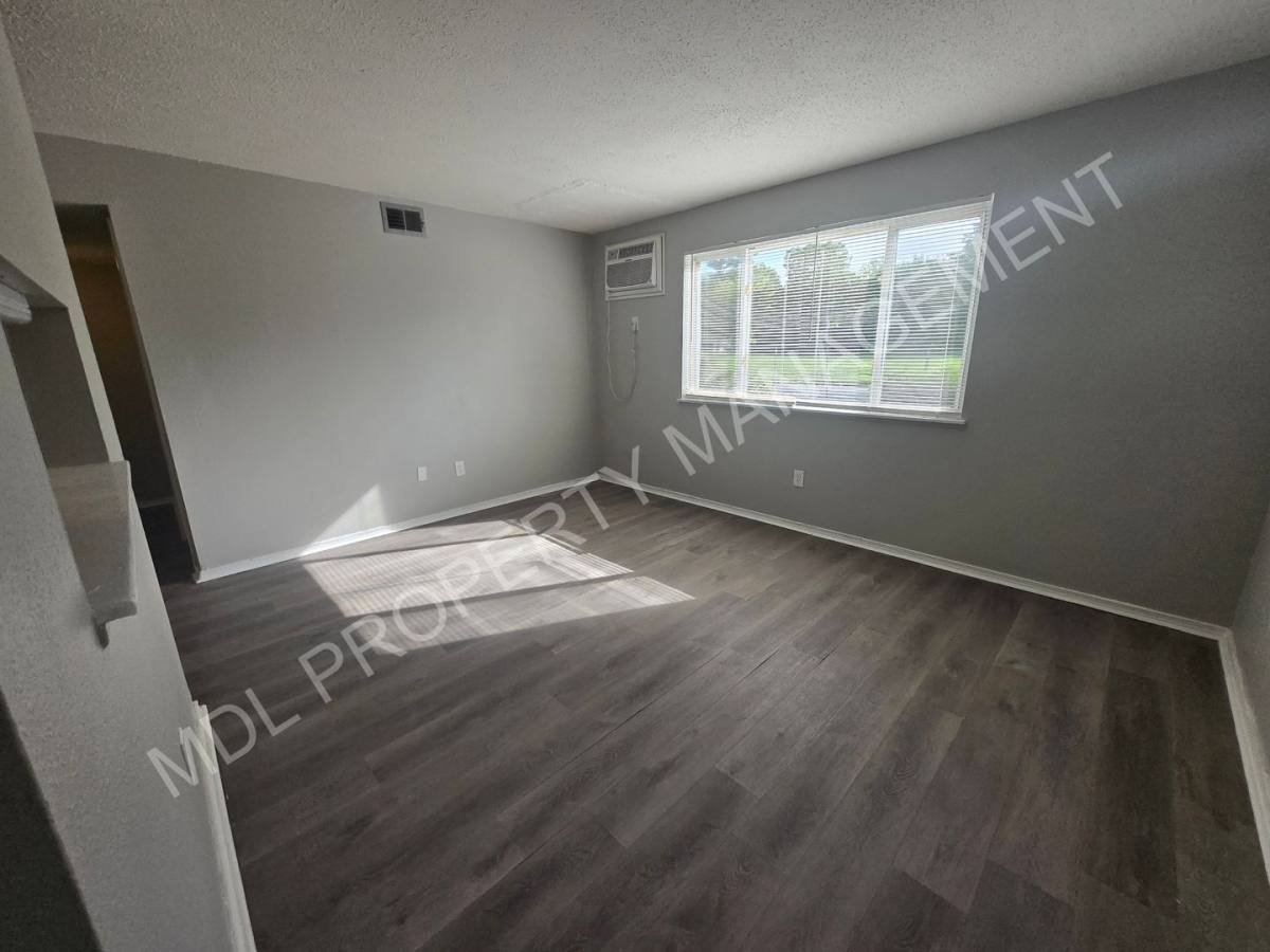 Apartment for rent at 2803 S Jefferson, Saginaw, MI 48601