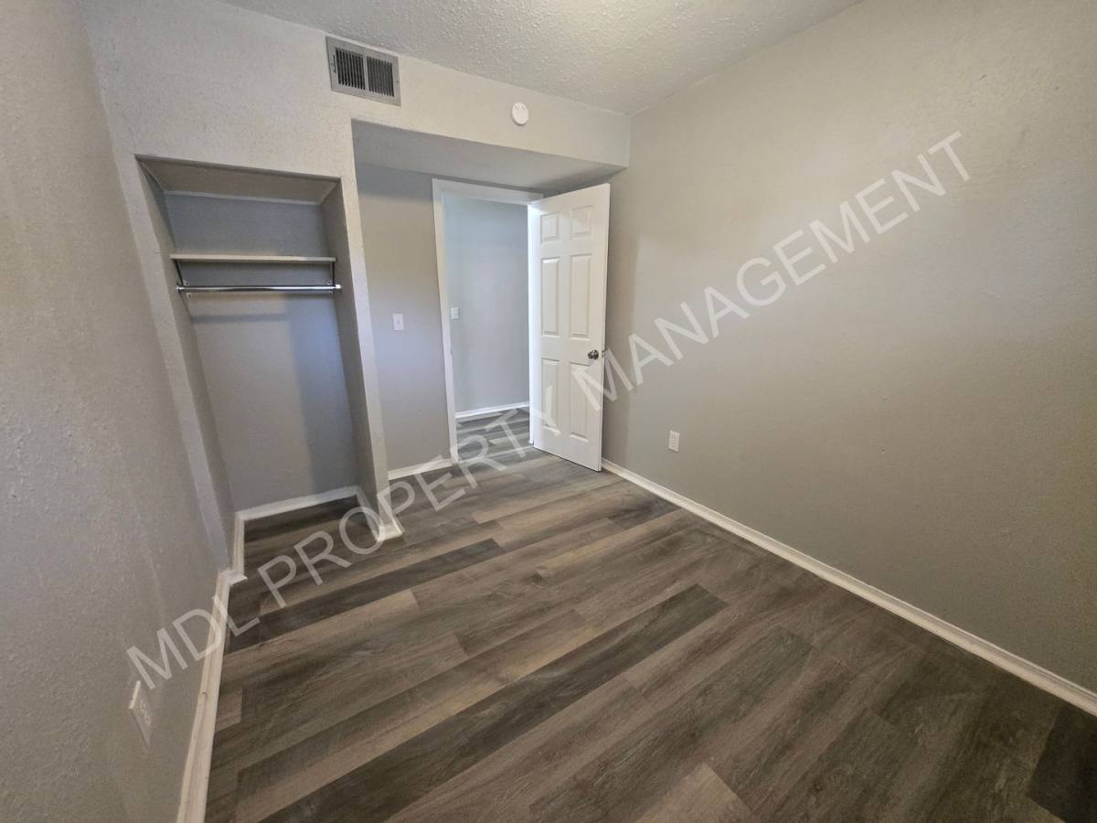 Apartment for rent at 2803 S Jefferson, Saginaw, MI 48601