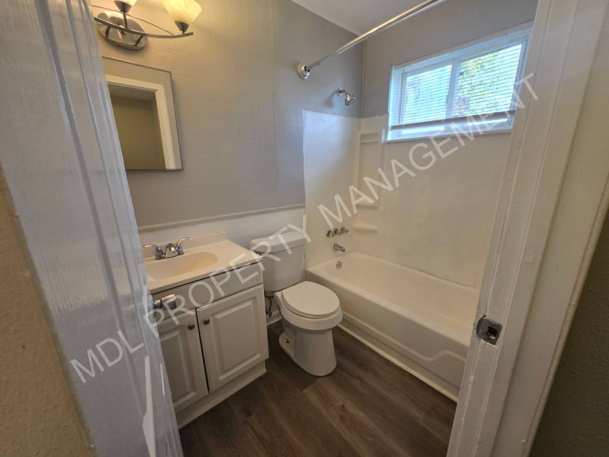 Apartment for rent at 2803 S Jefferson, Saginaw, MI 48601