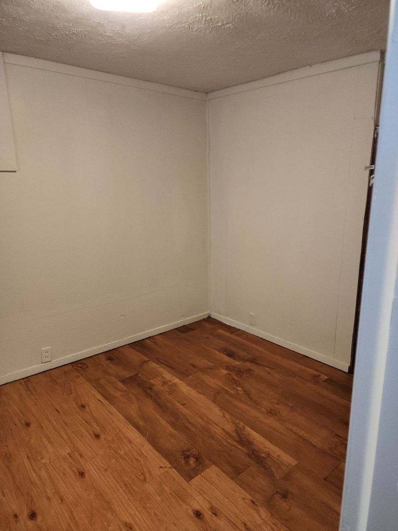 422 N Cleburn St, Grand Island, NE 68801 - Apartment for Rent - Image 5