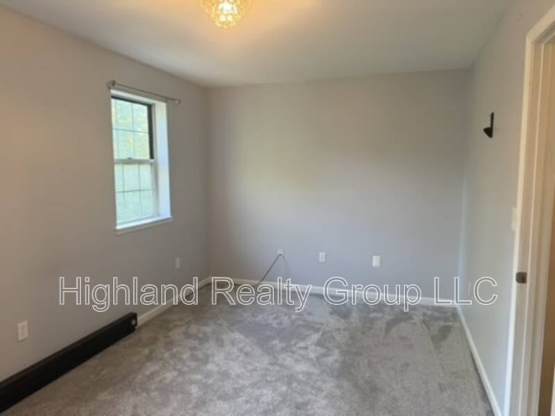 House for rent at 1008 Cloverton Dr, Columbia, PA 17512