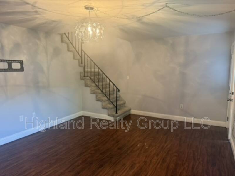 House for rent at 1008 Cloverton Dr, Columbia, PA 17512