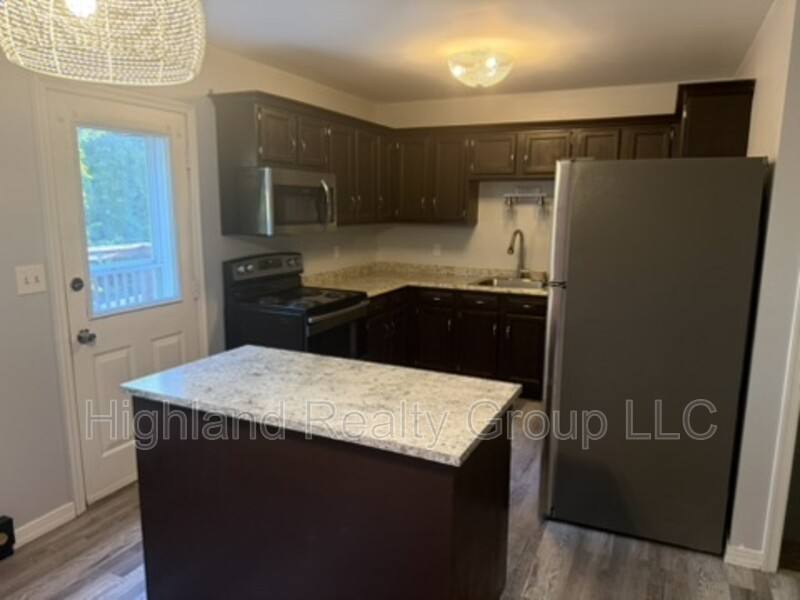 House for rent at 1008 Cloverton Dr, Columbia, PA 17512