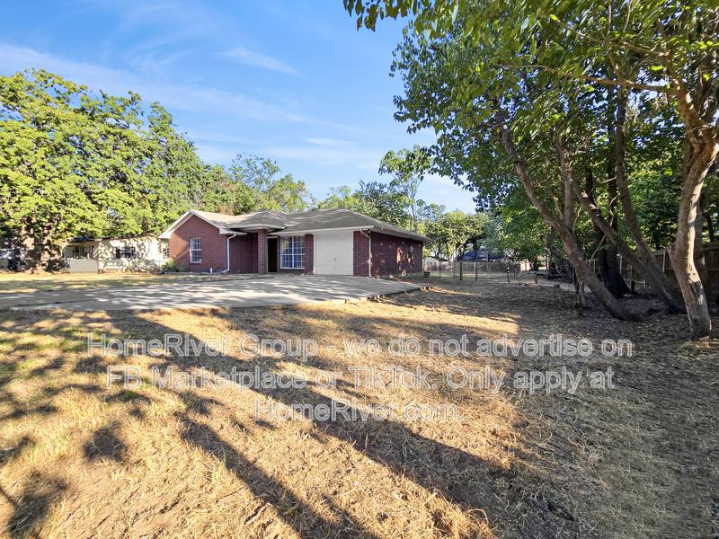 House for rent at 1113 Poe St, Azle, TX 76020