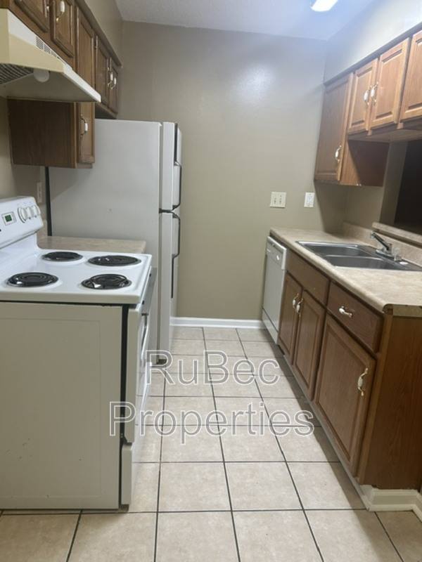 9609 Vinca Circle #D, Charlotte, NC 28213 - Apartment for Rent - Image 7