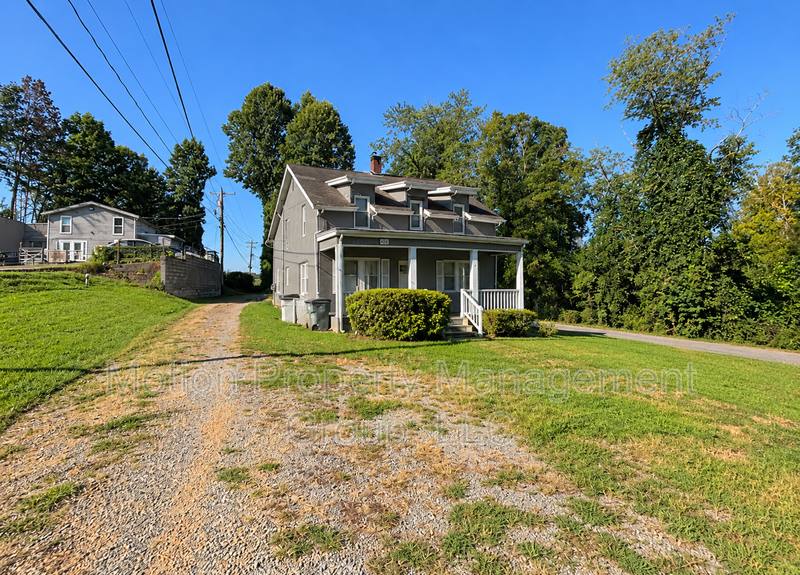 Apartment for rent at 808 Harrisburg Dr SW #A, Lenoir, NC 28645