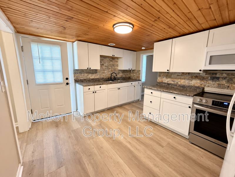 Apartment for rent at 808 Harrisburg Dr SW #A, Lenoir, NC 28645
