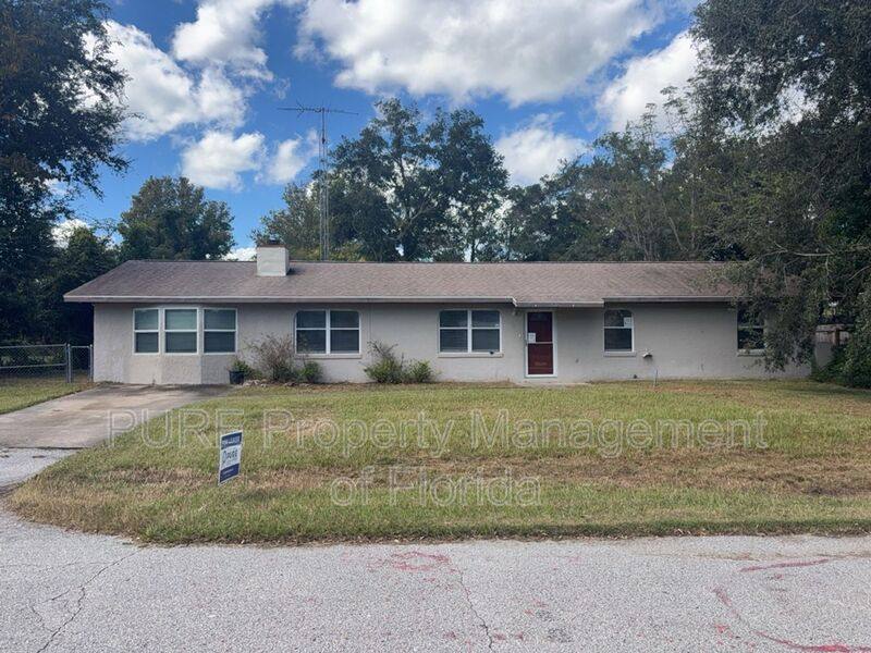 House for rent at 13606 SE 48th Court, Summerfield, FL 34491
