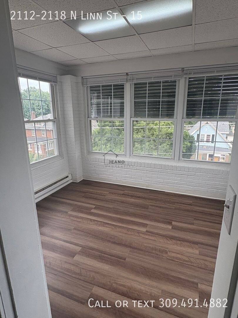 Apartment for rent at 2112-2118 N Linn St, Peoria, IL 61604