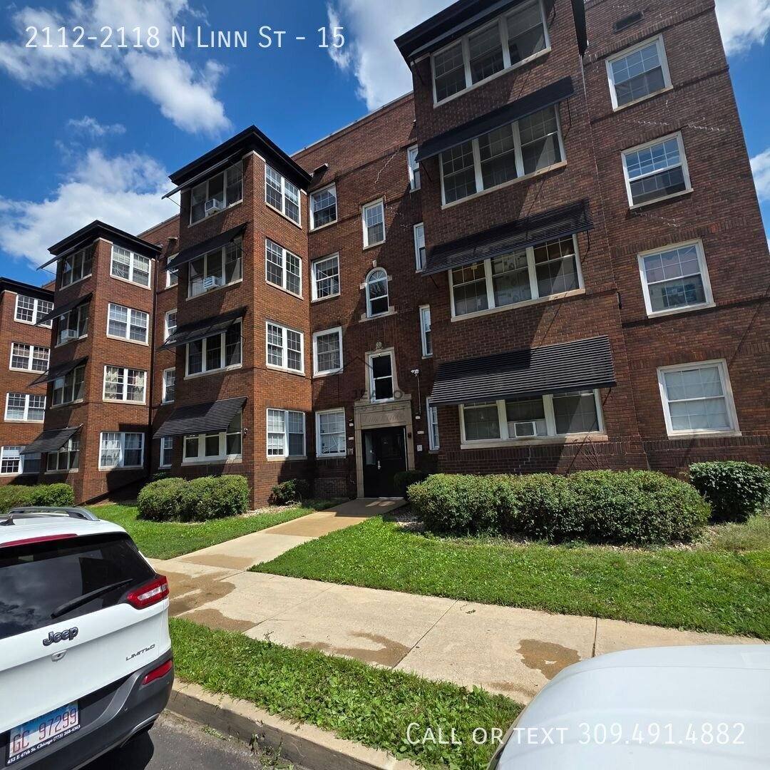 Apartment for rent at 2112-2118 N Linn St, Peoria, IL 61604