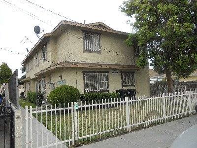Apartment for rent at 1100E 112th St, Los Angeles, CA 90022