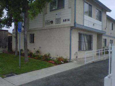 Apartment for rent at 1100E 112th St, Los Angeles, CA 90022