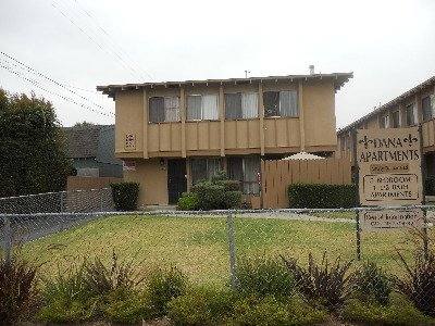 Apartment for rent at 1100E 112th St, Los Angeles, CA 90022