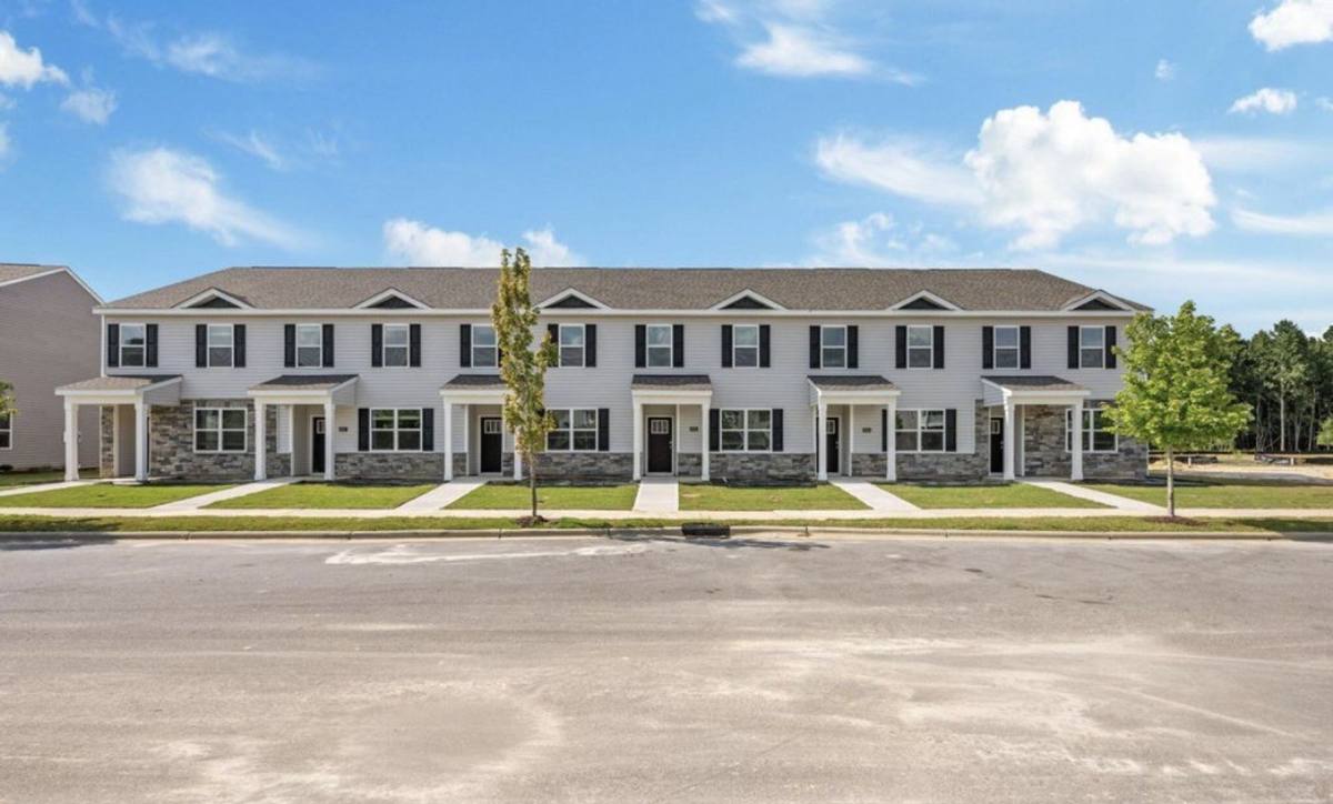 Townhouse for rent at 2043 Clock Rd, New Bern, NC 28562