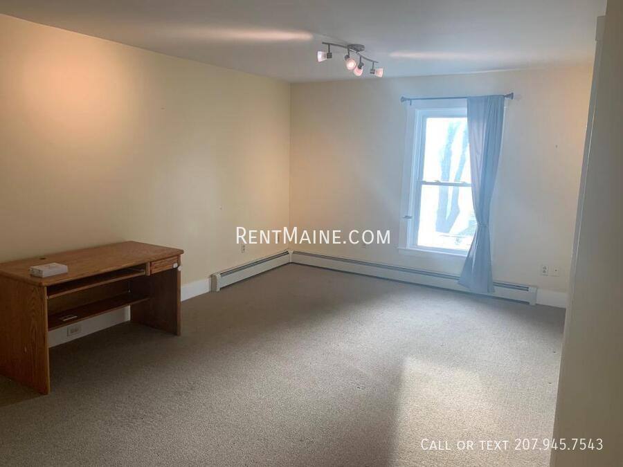 Apartment for rent at 94 Western Ave #1, Augusta, ME 04330