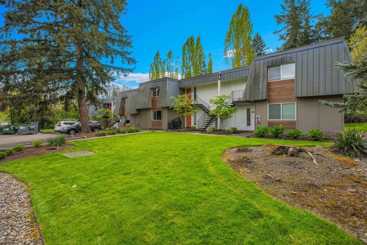 Apartment for rent at Sun Brook, 6275 SW 188th Court, Beaverton, OR 97007