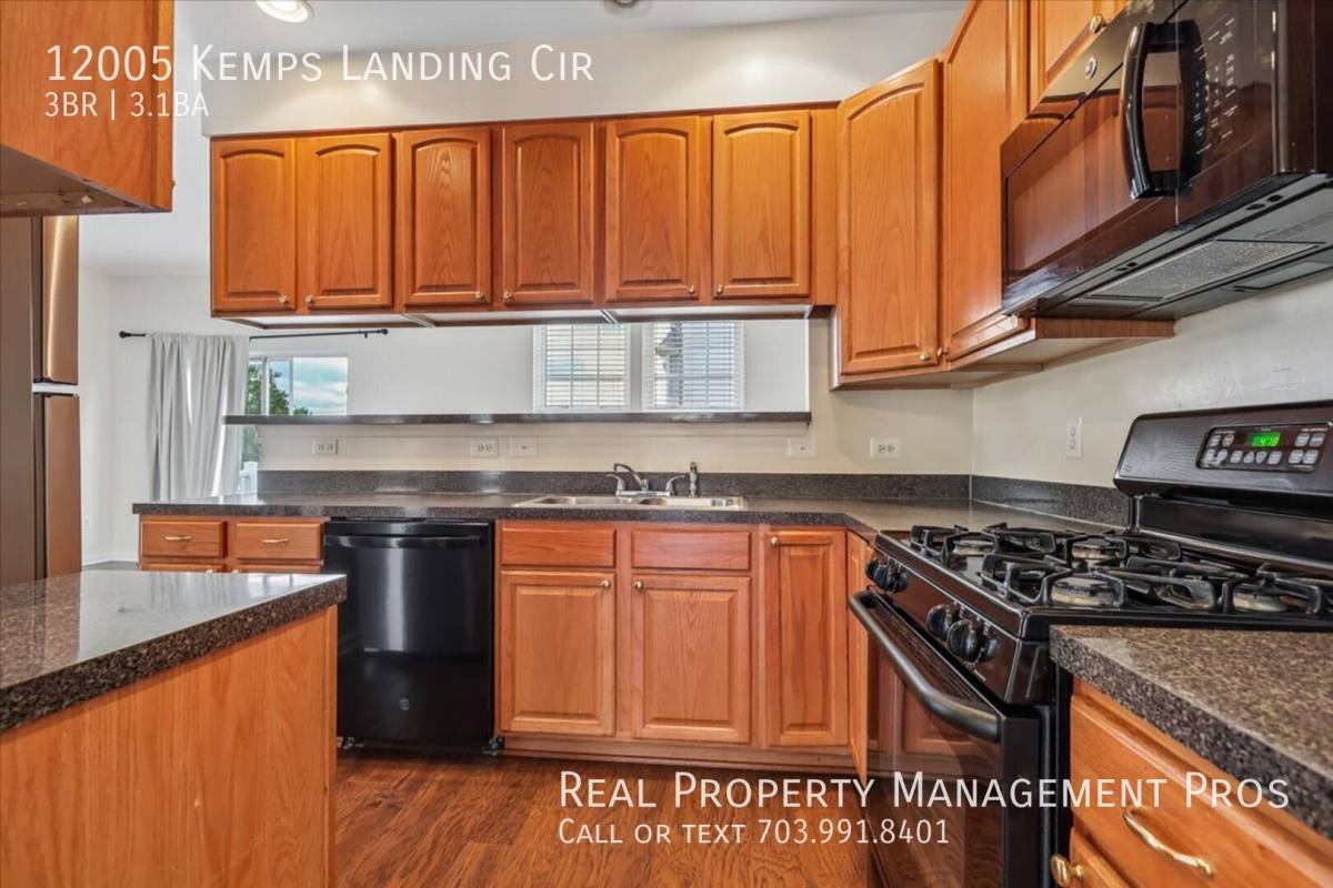 Townhouse for rent at 12005 Kemps Landing Circle, Manassas, VA 20109