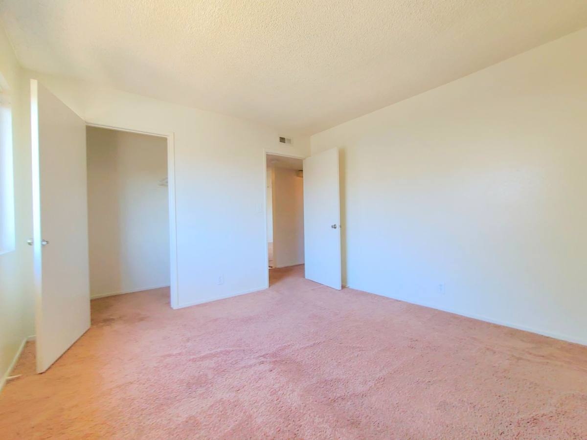 Apartment for rent at 320 W Mountain View Ave, Glendora, CA 91741