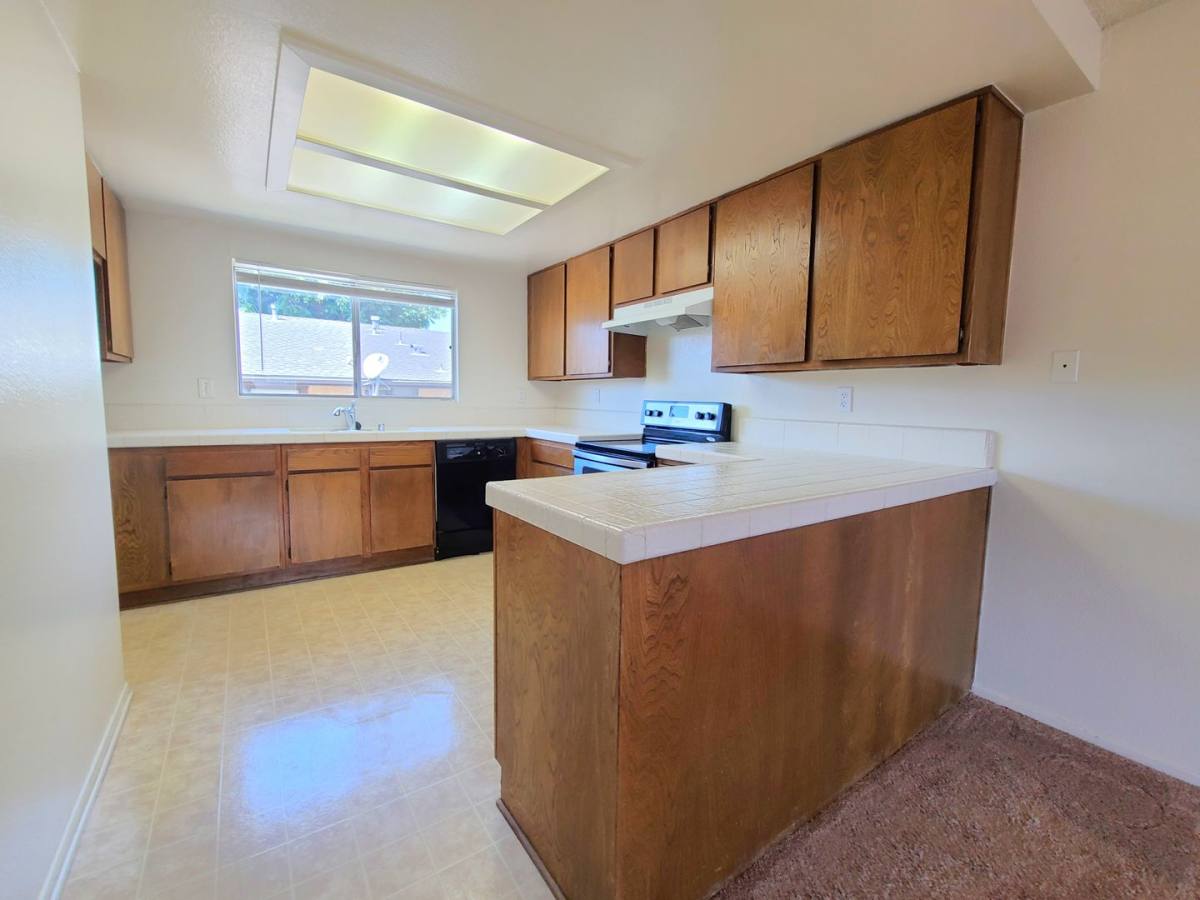 Apartment for rent at 320 W Mountain View Ave, Glendora, CA 91741