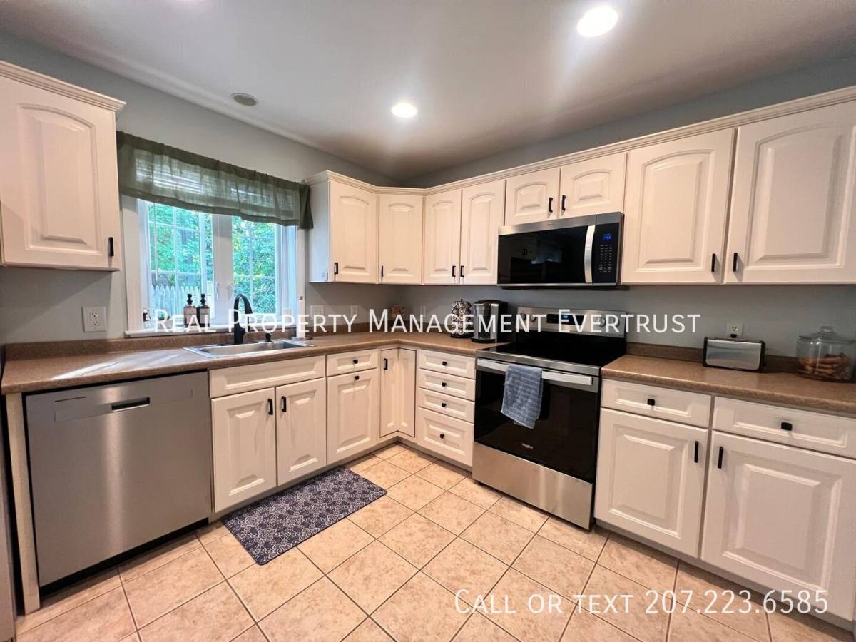 24 Garfield St #13, Saco, ME 04072 - Townhouse for Rent - Image 2