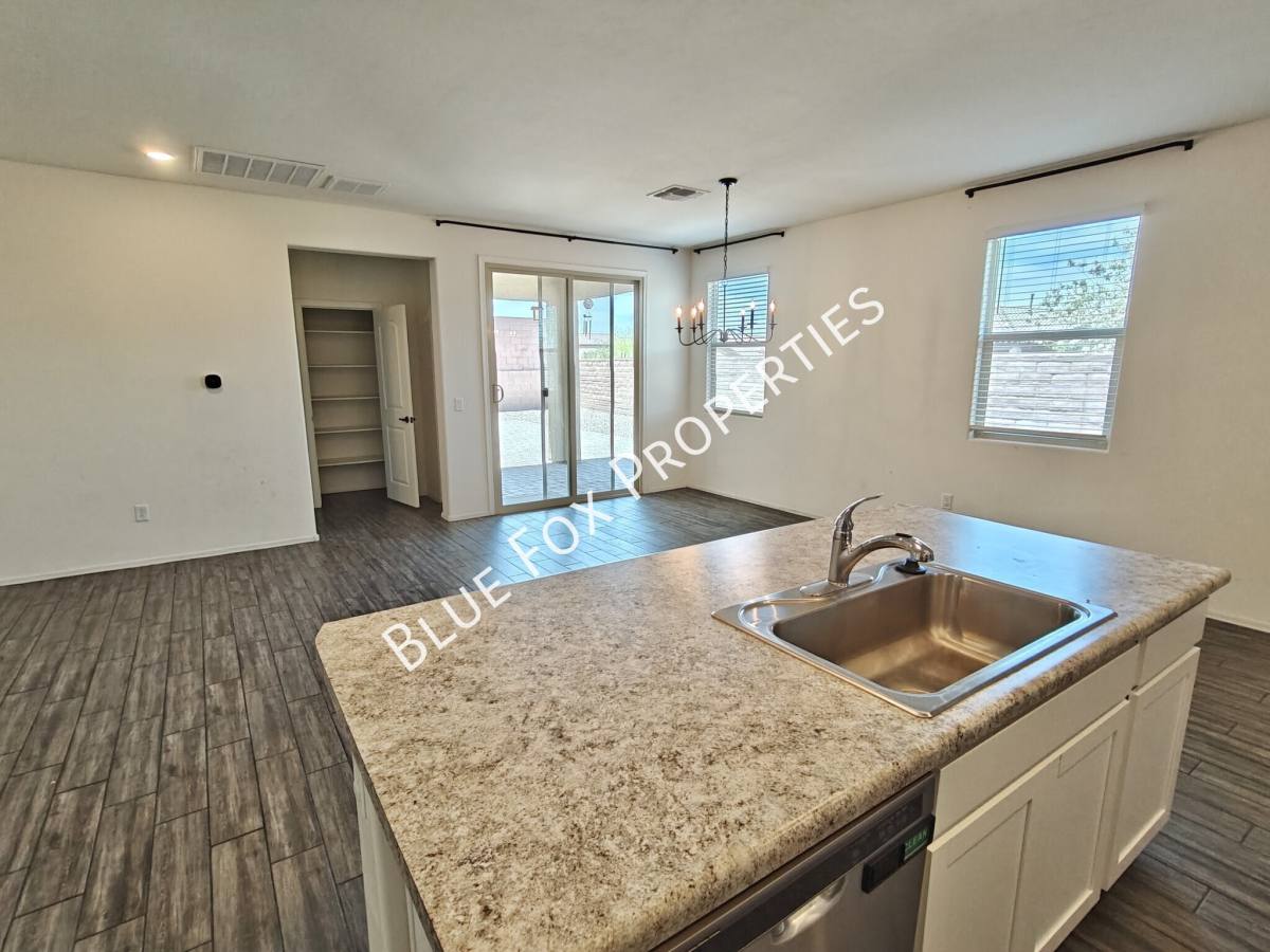 House for rent at 7926 S Golden Bell Dr, Tucson, AZ 85747