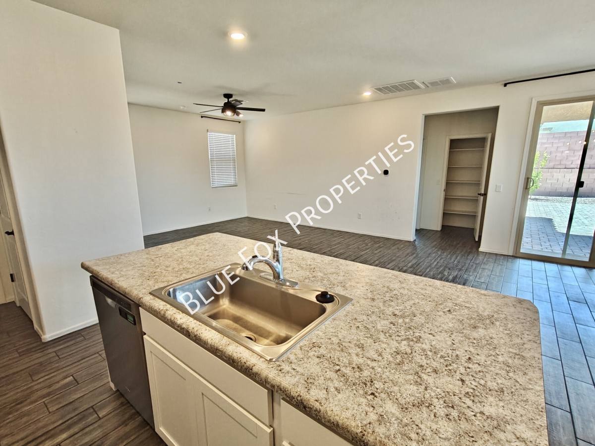 House for rent at 7926 S Golden Bell Dr, Tucson, AZ 85747