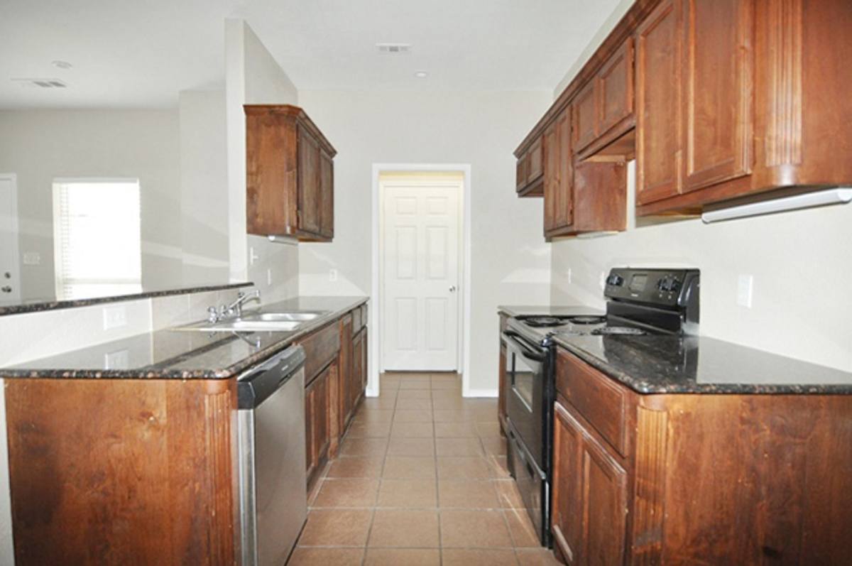 Apartment for rent at 7600-7602 Novella Dr, Fort Worth, TX 76134