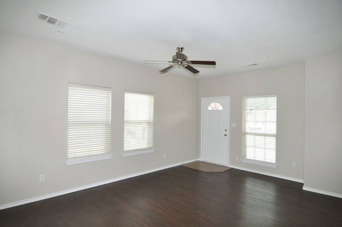 Apartment for rent at 7600-7602 Novella Dr, Fort Worth, TX 76134