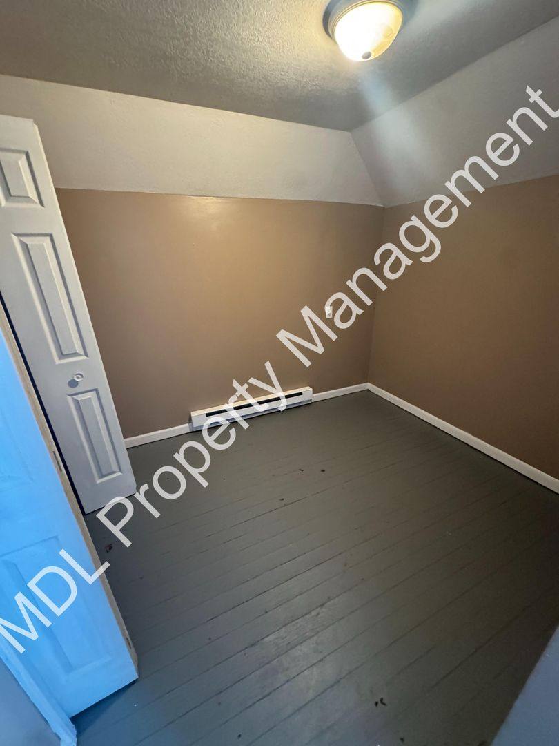 Apartment for rent at 408 N Webster, Saginaw, MI 48602