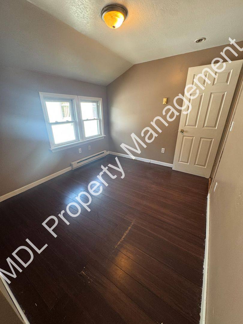 Apartment for rent at 408 N Webster, Saginaw, MI 48602