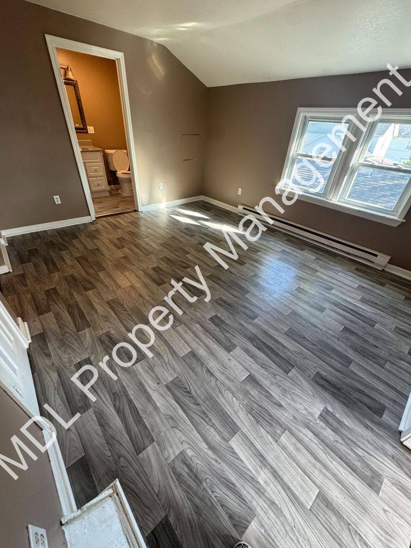 Apartment for rent at 408 N Webster, Saginaw, MI 48602