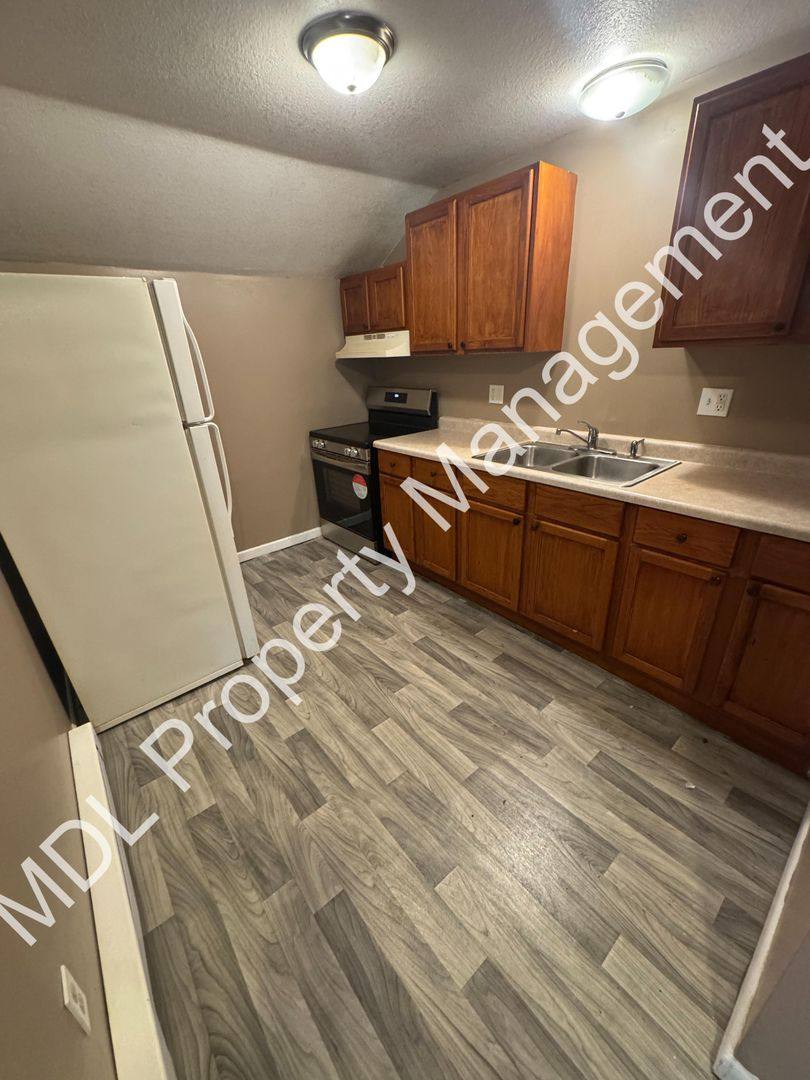 Apartment for rent at 408 N Webster, Saginaw, MI 48602