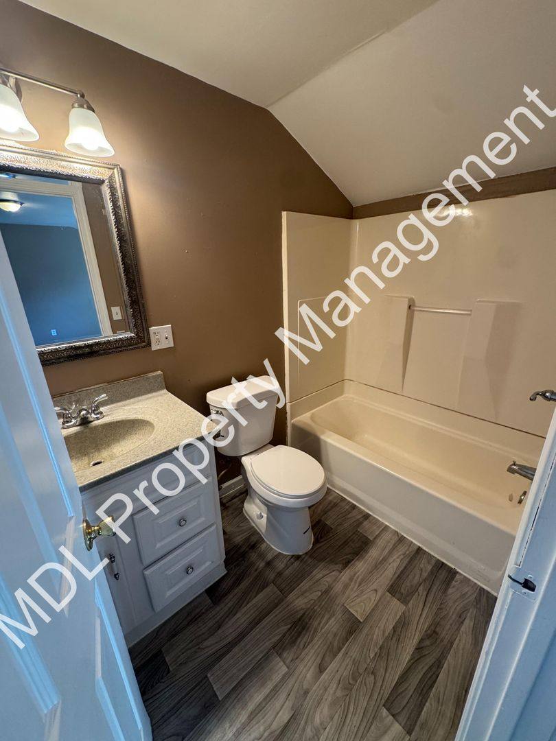 Apartment for rent at 408 N Webster, Saginaw, MI 48602