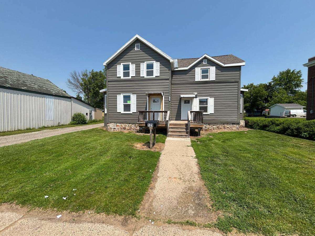 Apartment for rent at 129 Congress Ave, Oconto, WI 54153