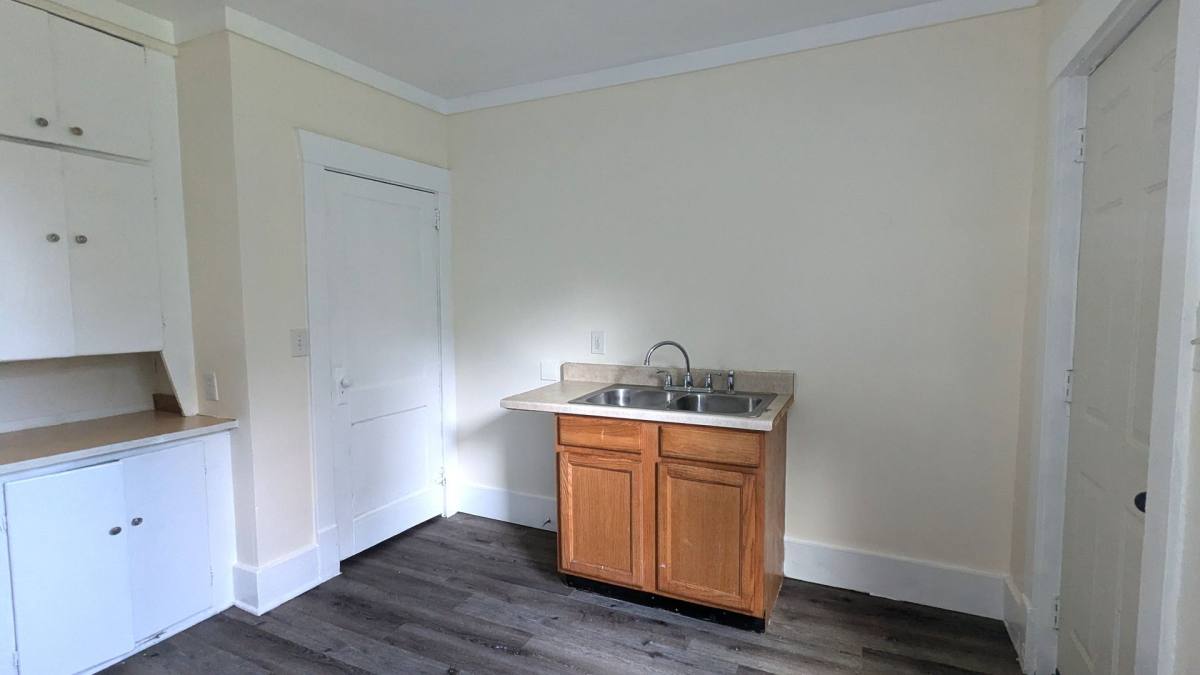 Apartment for rent at 209 Iona Ave, Muskegon, MI 49442