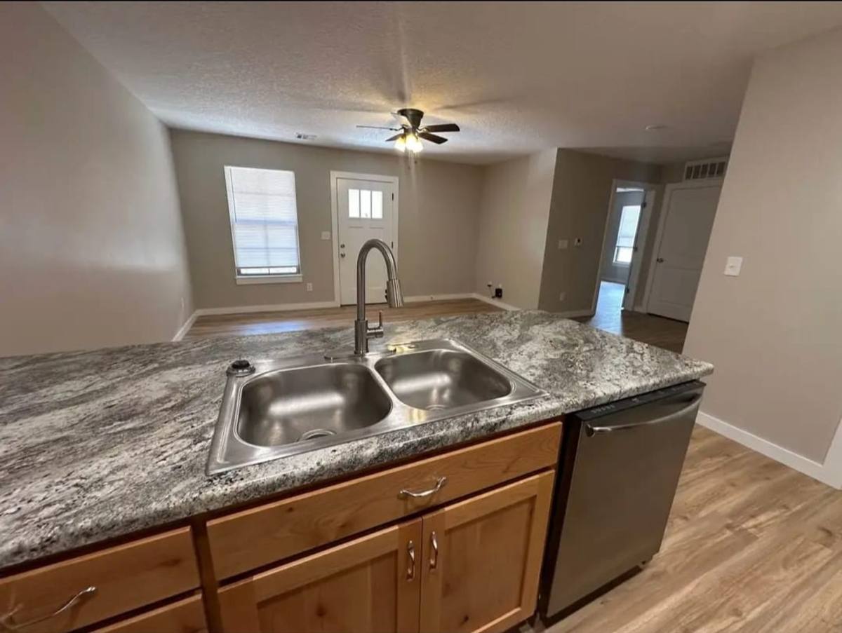 Apartment for rent at 2901-2923 White Rock Rd, Carthage, MO 64836